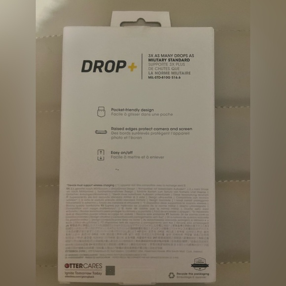 iPhone 11 or XR otterbox case - Picture 2 of 3